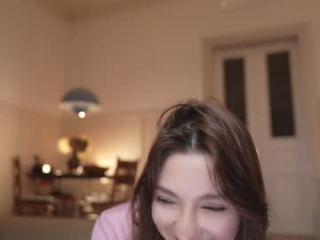girl
        mia_elfie cam image #6005023