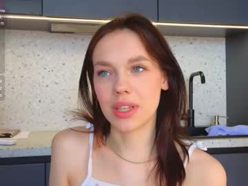 girl
        littlee_lily cam image #6595711