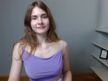 girl
        mali_na cam image #1847820