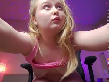 girl
        teeencute cam image #1232357