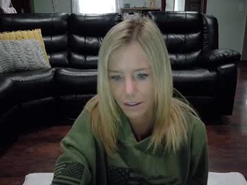 girl
        armyvet1991 cam image #6446460