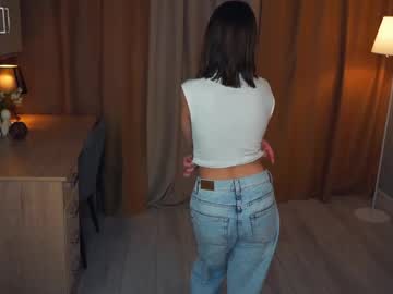 girl
        dieraalkins cam image #4904674
