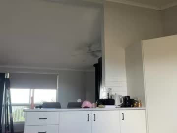 girl
        naomirhoades cam image #6457352