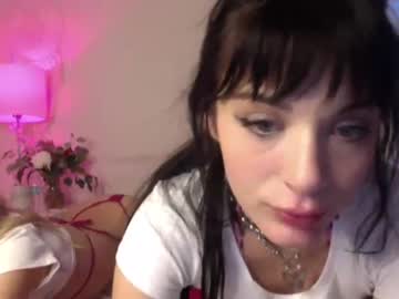 girl Cam Girls Get Busy With Their Dildos With No Shame with jinxbabexoxo
