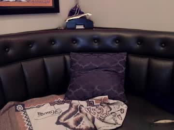 girl
        roxyrolla cam image #1723558