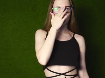 girl
        tinabredley cam image #3336855