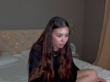girl
        amely_moore cam image #1495500