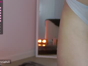 girl
        anniehillofficial_ cam image #1936489