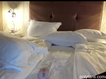 girl
        mis_eva cam image #4054838
