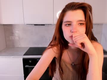 girl
        normacornfield cam image #3621217