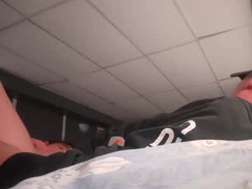 couple
        thatonehotcouple cam image #2602435