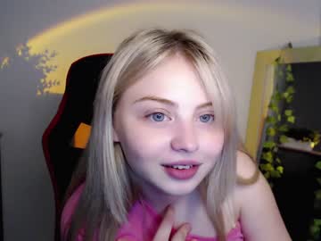 girl
        shy_blondiee cam image #909968