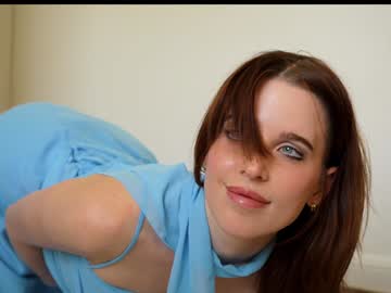 girl
        ellaa91 cam image #6749853