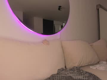 girl
        lonelly_lolly98 cam image #5227383
