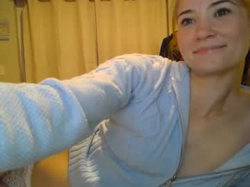 girl
        katynowhere cam image #5731456