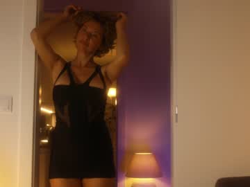 girl
        hatnbelt cam image #1068108