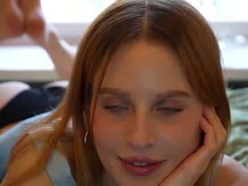 girl
        ellaa91 cam image #3327527