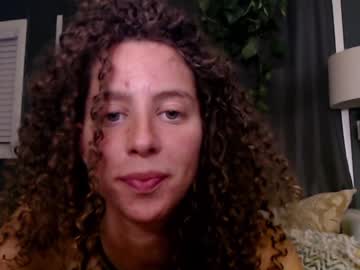 girl
        flowqueen cam image #4575236