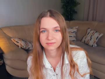 girl
        harrietbaldwin cam image #3083205