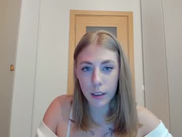 girl
        _strawbeerry_ cam image #1469270