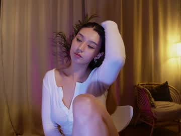 girl
        sarasuo cam image #6439756