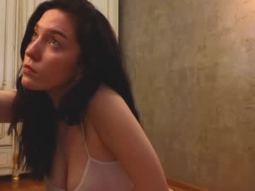 girl
        edaemily cam image #6695900