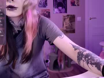 girl
        lollyshy__ cam image #6693489