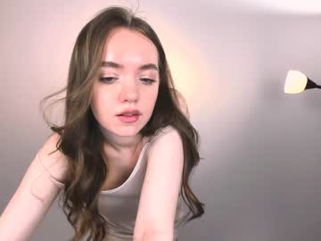 girl
        dreamyy_devill cam image #1665762