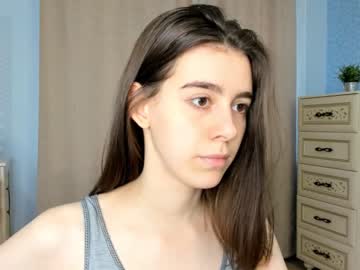 girl
        yanakite cam image #2953614