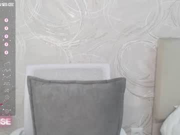 girl
        _hey_siri_ cam image #742613
