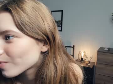 girl
        lesi_weis cam image #4915178