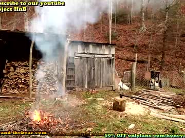couple
        honeyand_thebear cam image #140561