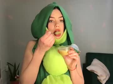 girl
        littlesugarpea cam image #2950982