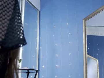girl
        kriskras__ cam image #6625440