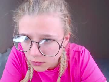girl
        _little_ki1tty cam image #4070753