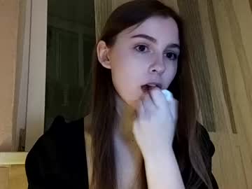 girl
        jennyjansen cam image #2432526