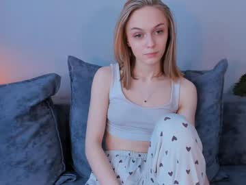 girl
        edaclose cam image #6215003