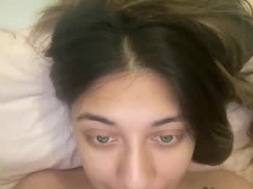 girl
        kristy_barrios cam image #4230859