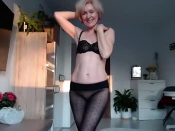 girl
        jasmin18v cam image #886494