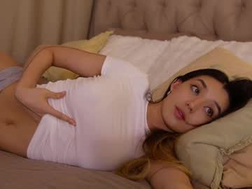 girl
        sarasuo cam image #5663549