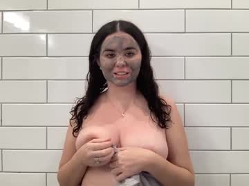 girl
        gia_is_horny cam image #560737