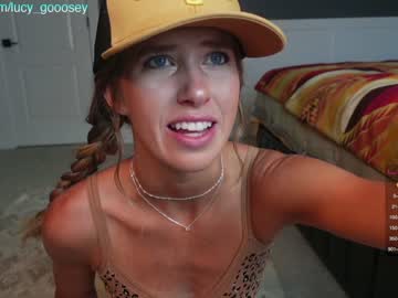girl
        lucy_gooosey cam image #1929173