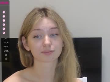 girl
        evafrancis cam image #1842388