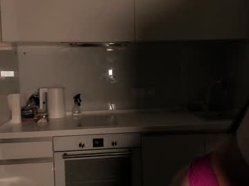 girl
        mila_lisss cam image #4559650