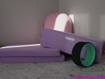 girl
        lucy_gooosey cam image #5579176