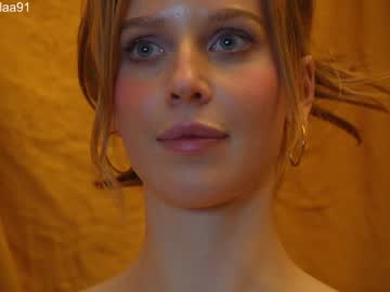 girl
        ellaa91 cam image #3349990
