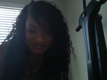girl
        blackfitsing cam image #2504648