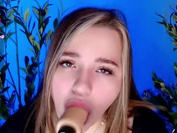 girl
        melissabowen cam image #5711825