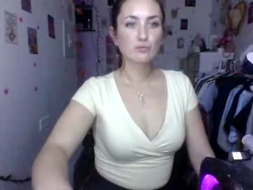 girl
        ashleysafreak cam image #2886746