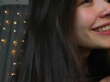girl
        a_p_p_l_e cam image #5819015